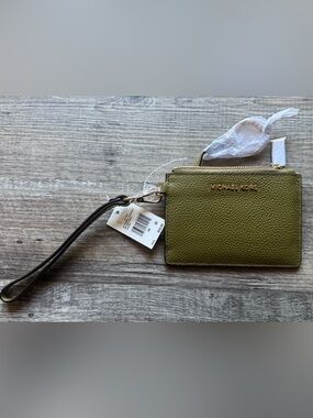 Michael Kors Olive Green Pebbled Leather Card Case Wristlet Brand New with tags